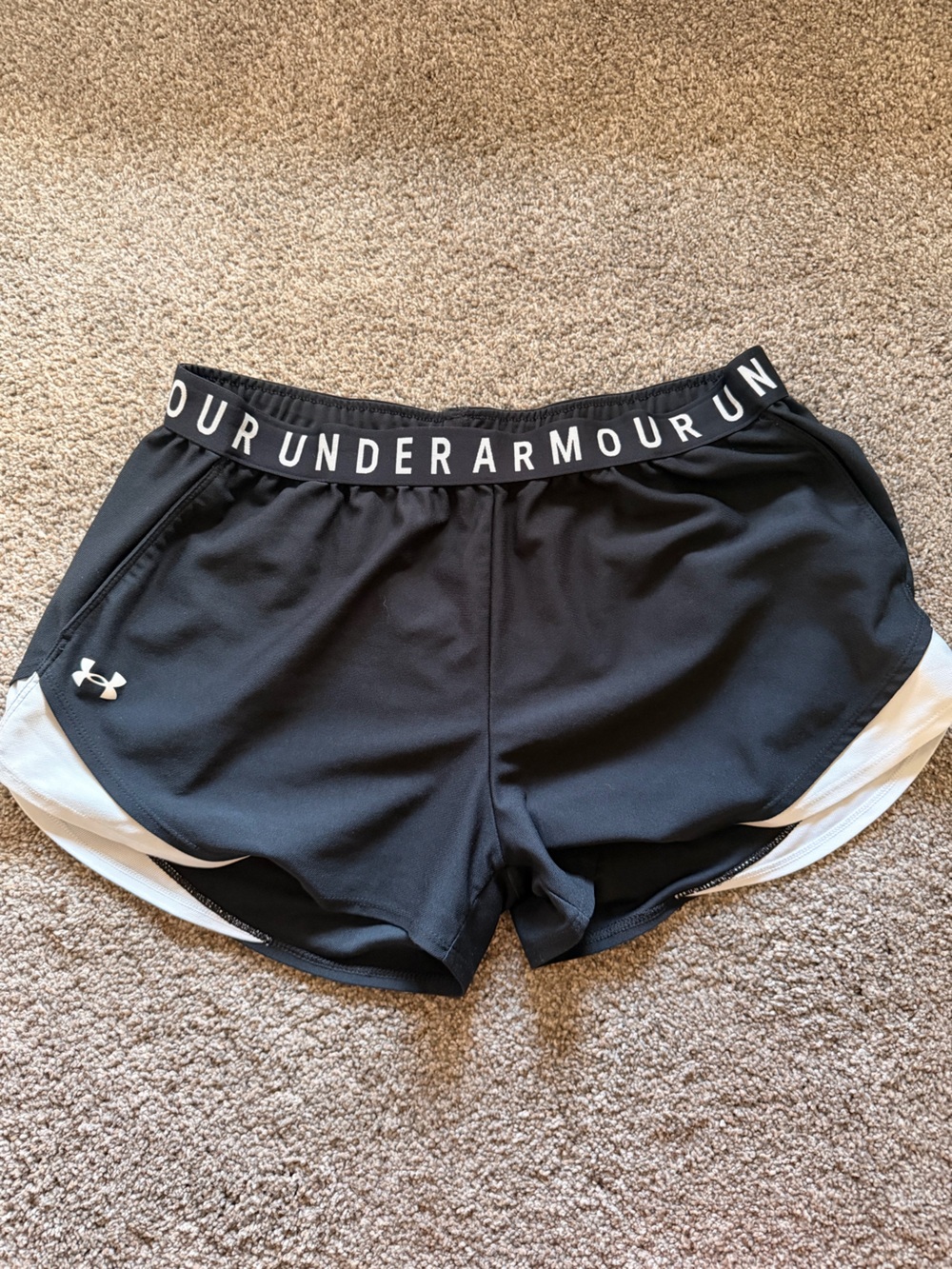 Under Armour Women’s Black Athletic Shorts XL